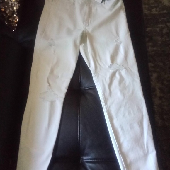 Hollister white ripped high rise jeans - Picture 6 of 6